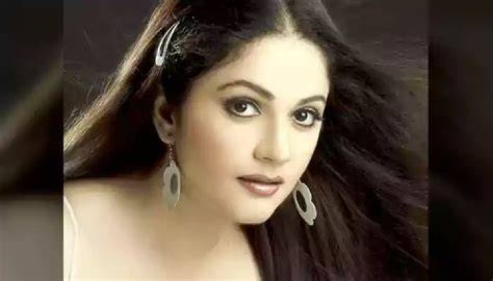 Gracy Singh Net Worth